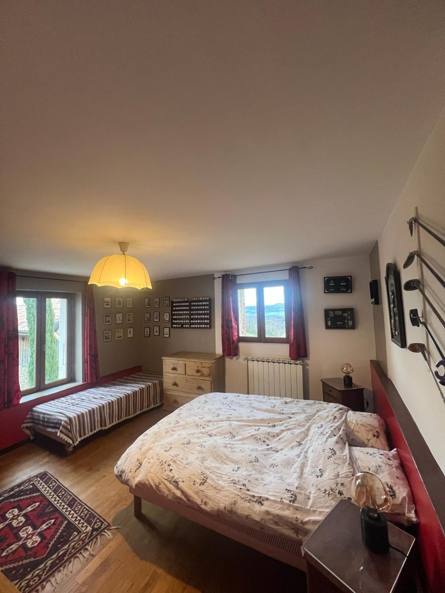 Hotel Les Garennes Saint-Uze Esterno foto