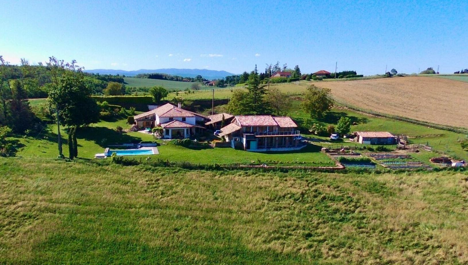 Hotel Les Garennes Saint-Uze Esterno foto